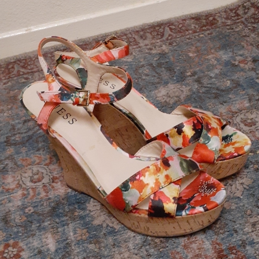 Guess wedges
